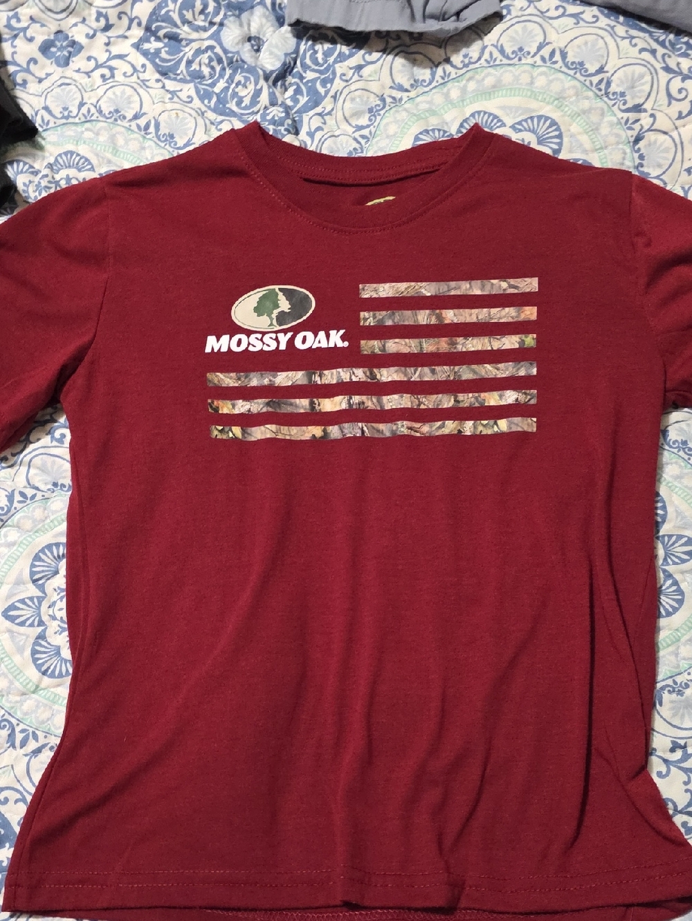 Mossy Oak Boys Maroon Crewneck Graphic Tee